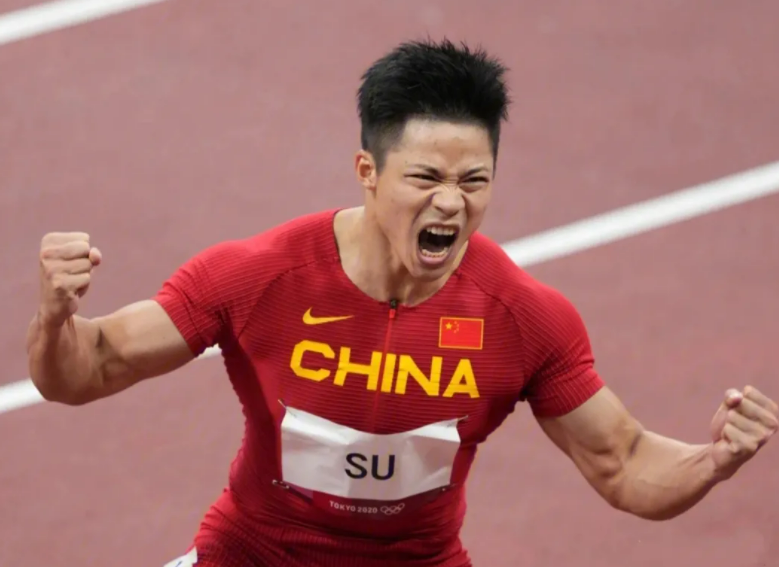 苏炳添在比赛中受伤退赛，哈登主帅表示担忧